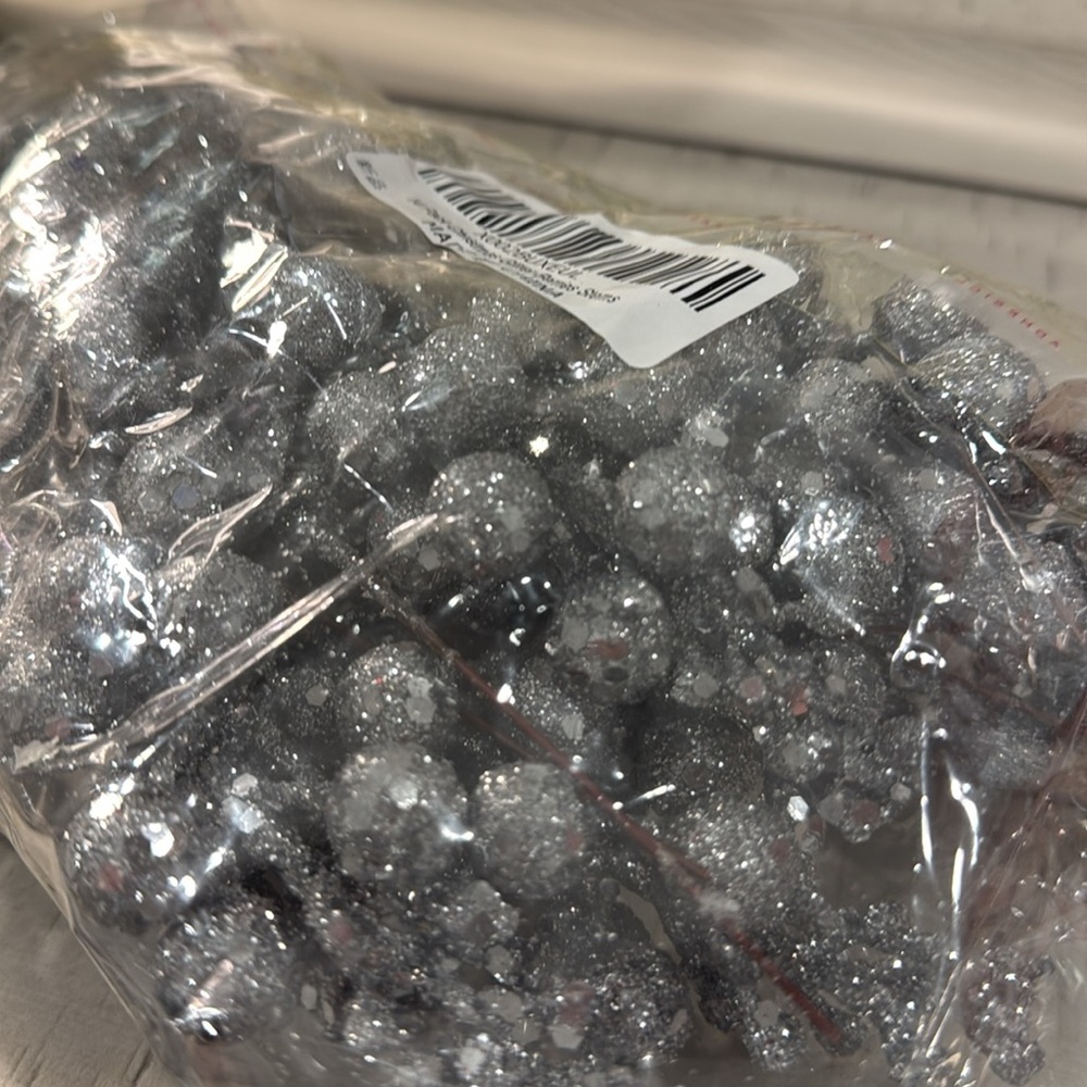 Silver Berry picks - Picture 3 of 3